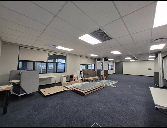 133M² OFFICE TO LET IN MELROSE ESTATE